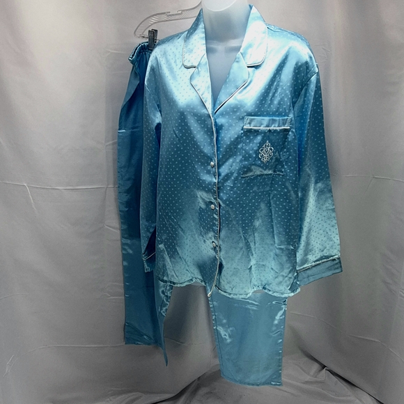 NWOT Vintage Kathryn Blue Satin Embroidered PJ Set Pajamas Sleepwear Large. - Picture 4 of 16